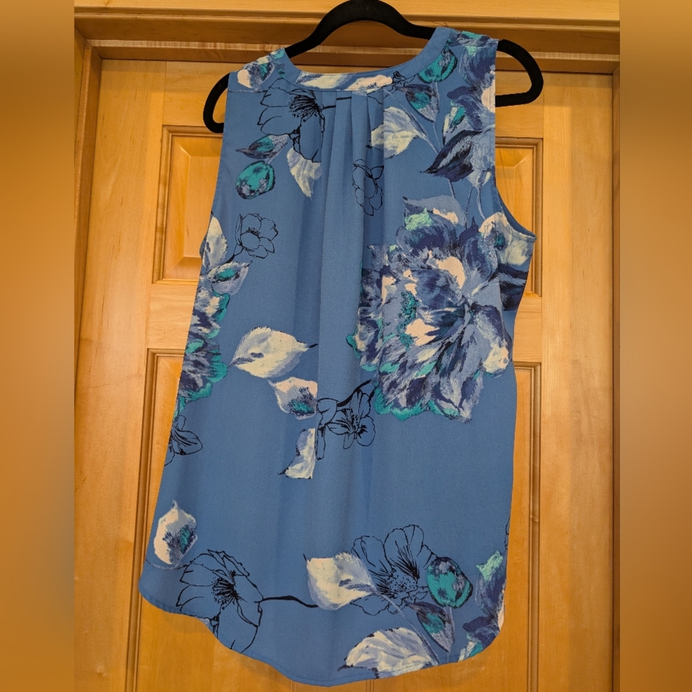Apt. 9 Sleeveless Blue Floral Blouse - Picture 5 of 5
